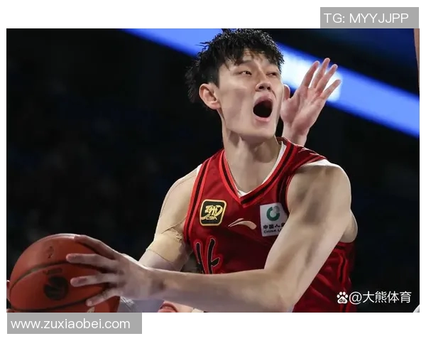 曾凡博在比赛中展现盖帽防守技巧助力球队赢得关键胜利 曾凡博在比赛中展现盖帽防守技巧助力球队赢得关键胜利