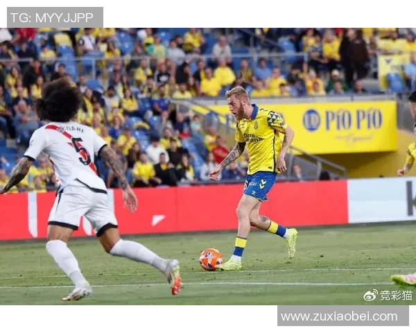 塞维利亚主帅因战术失误受批评,球迷呼吁换帅